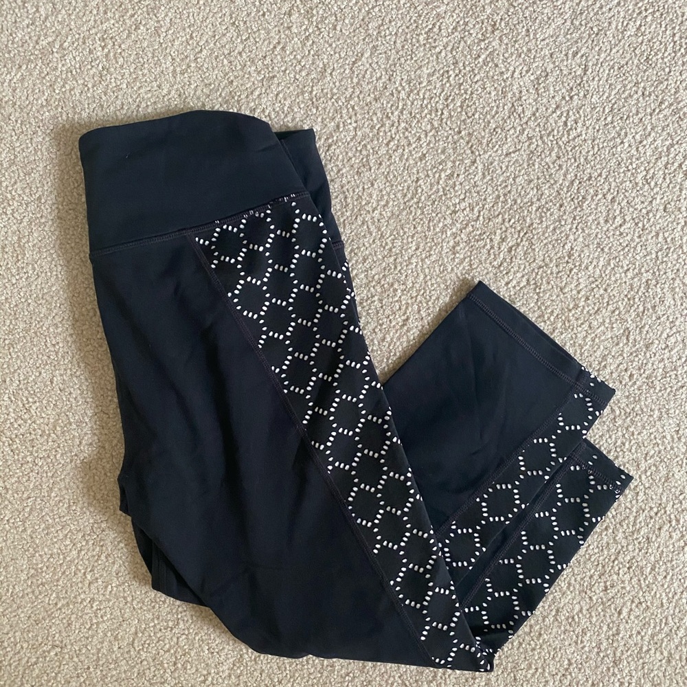 Athleta Scalloped Capris - Size M